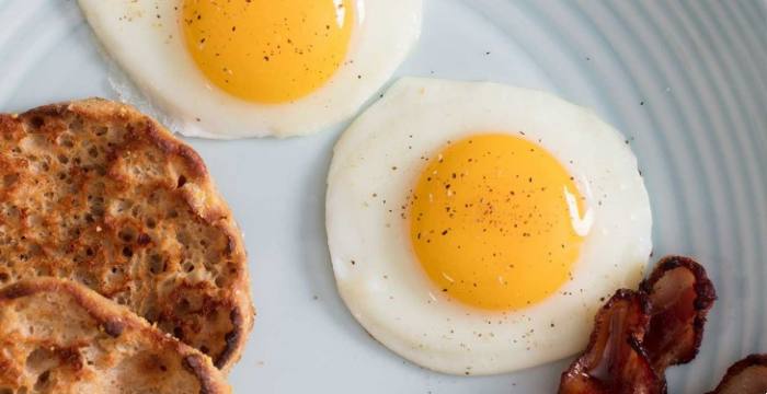 تخم مرغ برای صبحانه