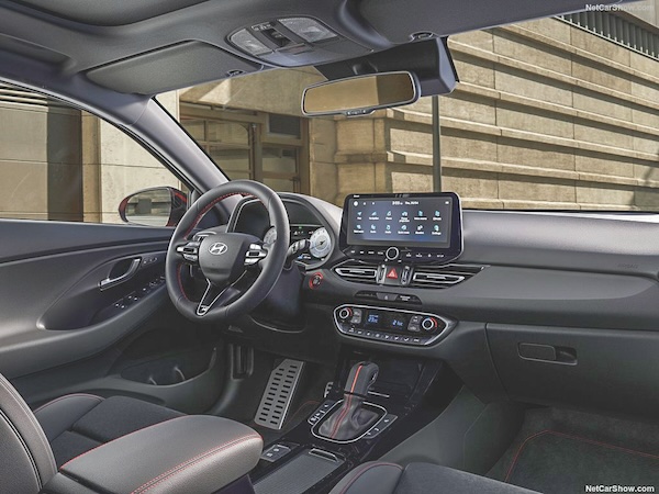 Hyundai-i30_Fastback-2025-1024-0c
