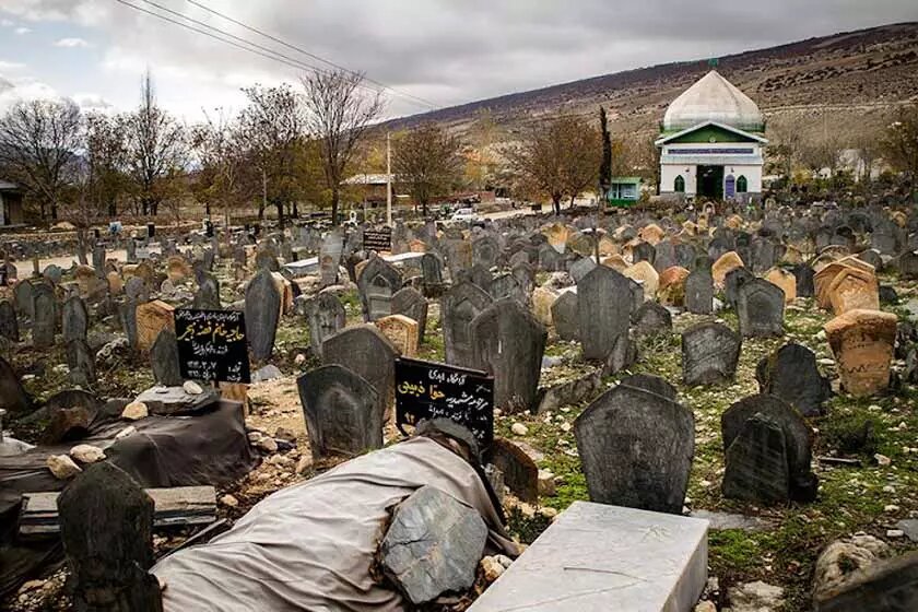 سفرنامه| اولین قبرستان مسلمانان در ایران؛ اینجا جسد مردگان پوسیده نمی‌شود؟/ عکس