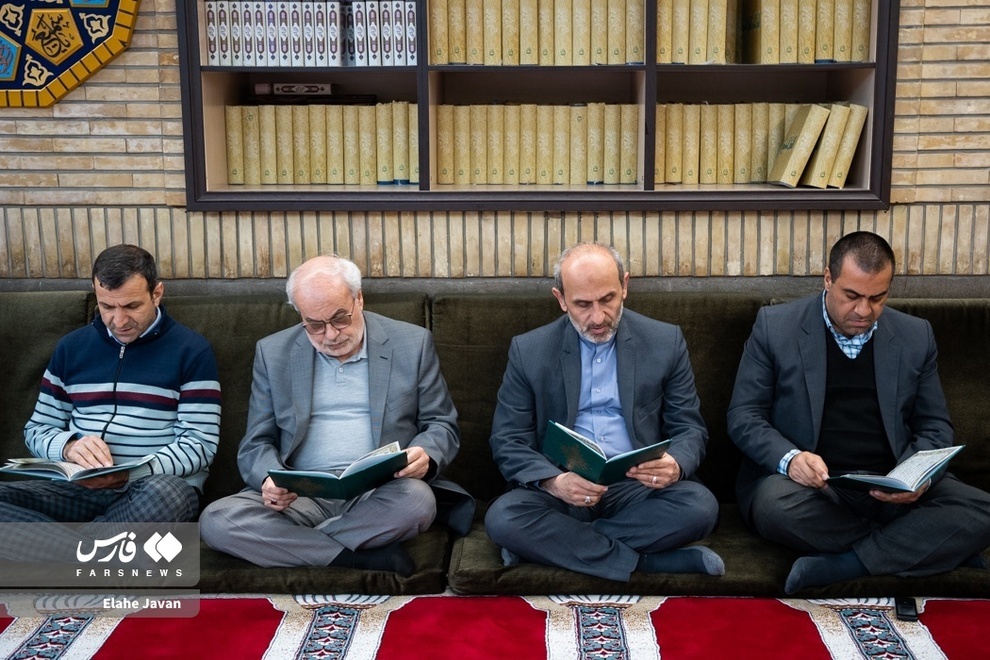 حضور چهره‌ها در مراسم یادبود همسر داوود میرباقری
