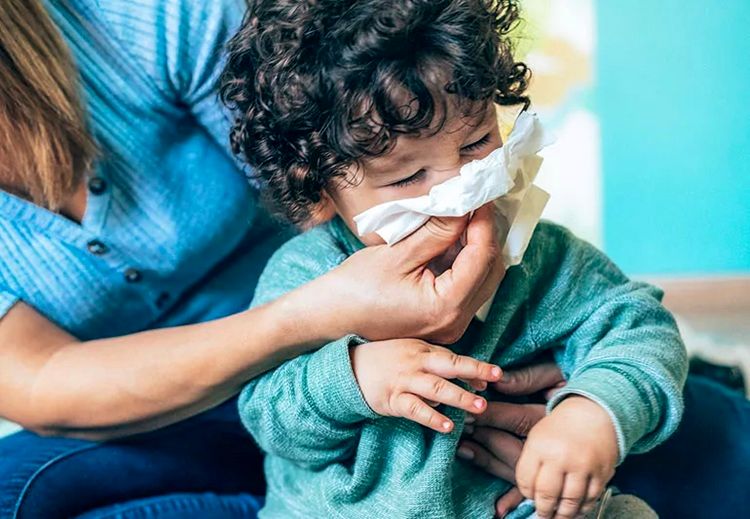 toddler-Mom-Wipes-Nose-1358823379-770x533-1_jpg
