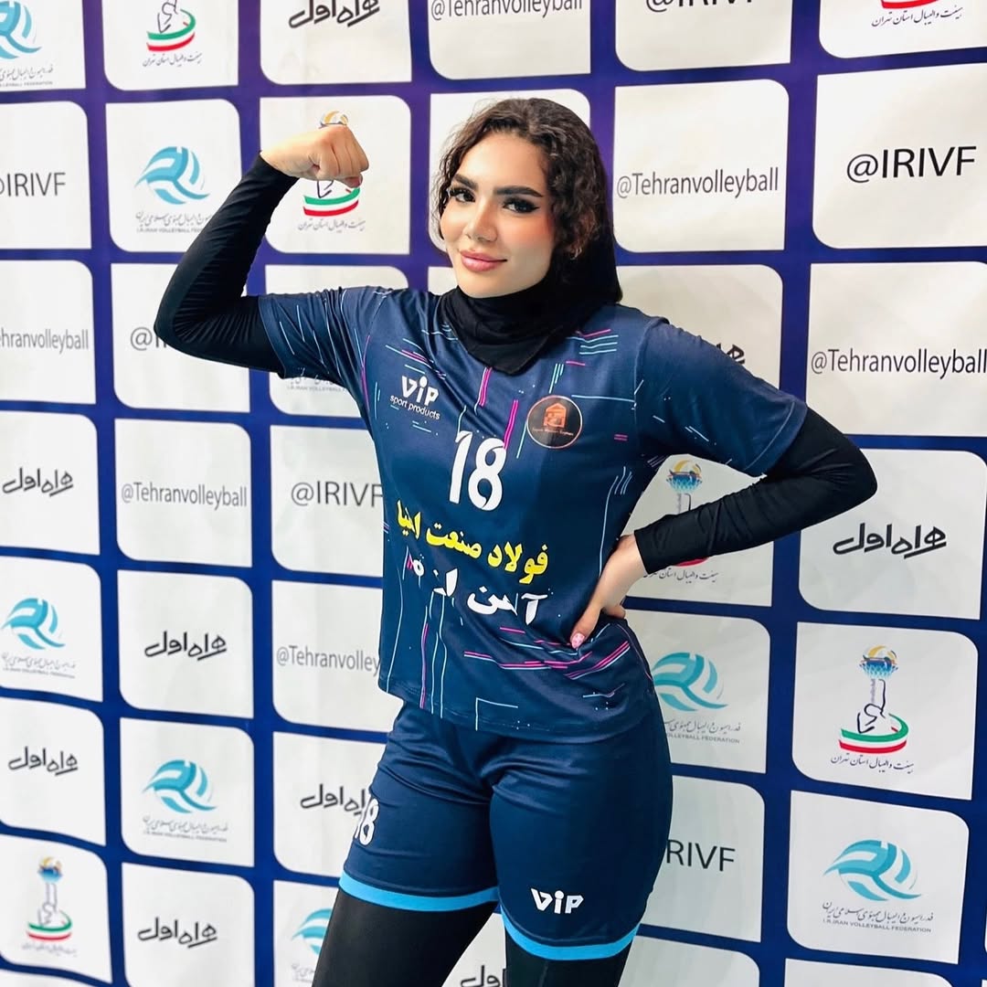 فرناز علیاری والیبال
