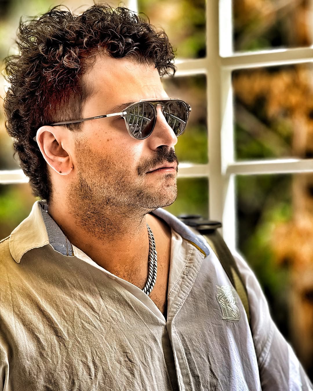 روزبه حصاری (2)