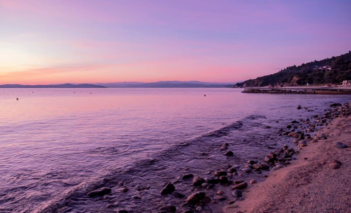 Earths-Oceans-Were-Green-–-Could-They-Go-Purple-Next-1200x727