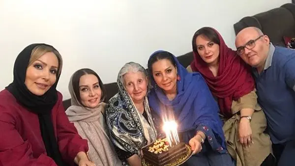 پرستو صالحی