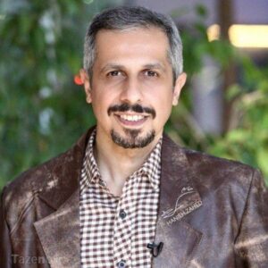 عکس جواد رضویان با پیراهن چهارخونه وکت چرم