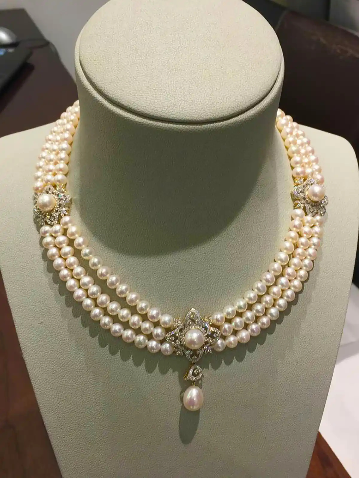 گردنبند مرواریدی زیبا