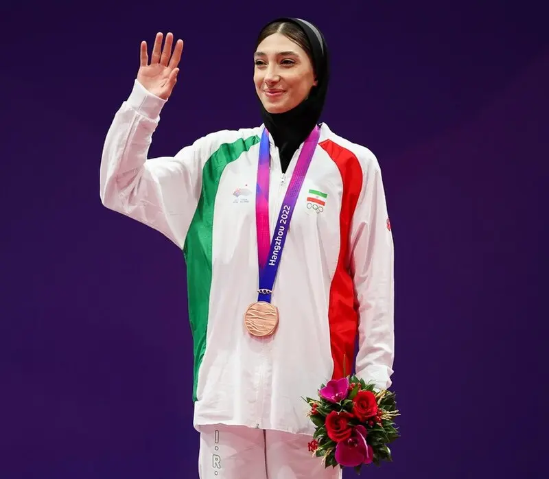 مبینا نعمت زاده