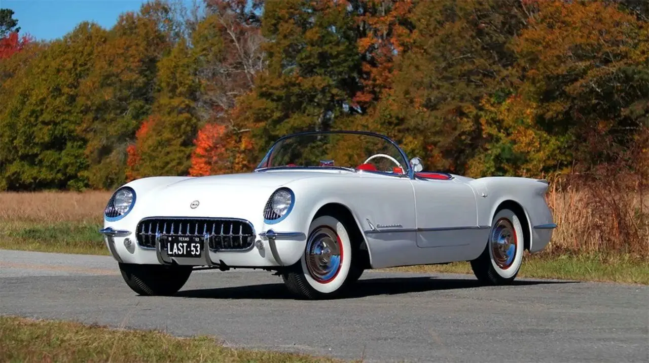 قدیمی ترین خودروهای در حال تولید دنیا / فسیل‌های زنده را بشناسید!
