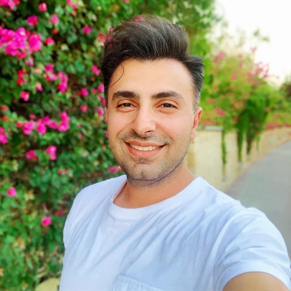 عکس علیرضا طلیسچی با رزومه هنری