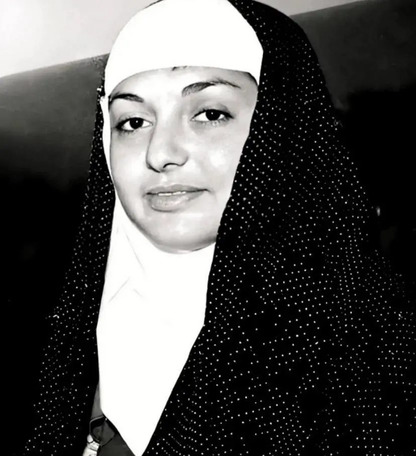 گوگوش با چادر