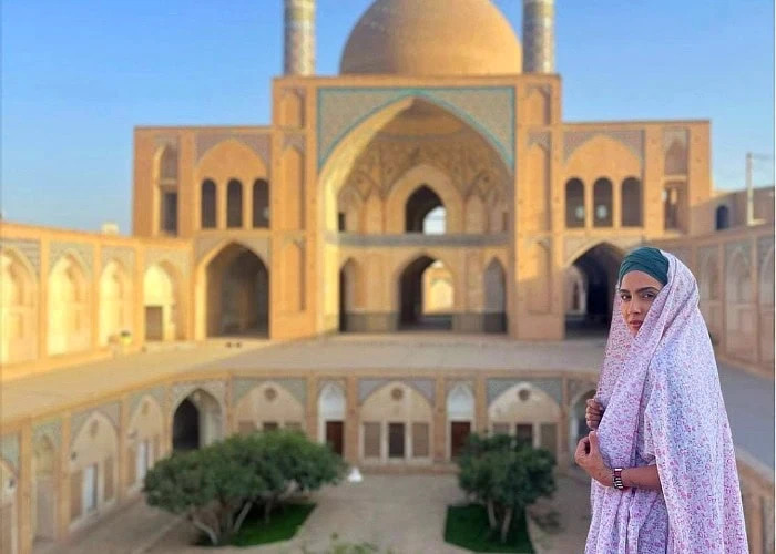 مونا کرمی