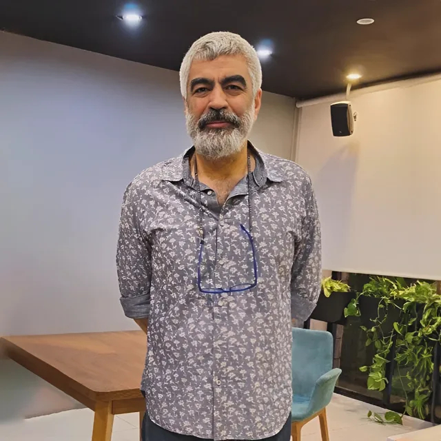 علایق شخصی سروش صحت