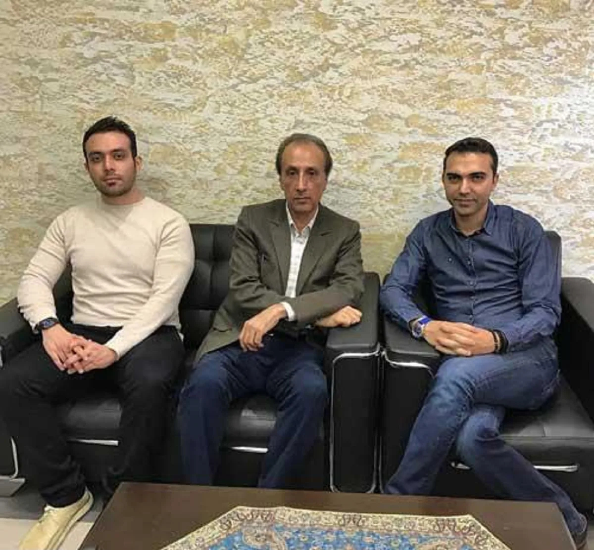 محمدرضا حیاتی و پسرانش