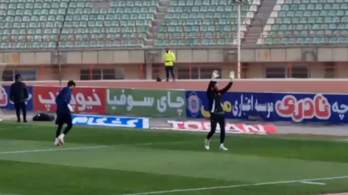 تشویق بیرانوند و خلیل زاده توسط هواداران تراکتور
