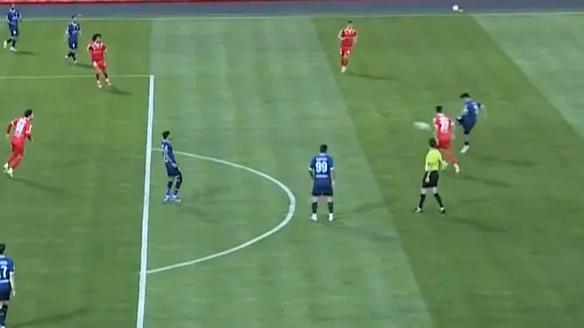 گل اول گل گهر به پرسپولیس توسط پویا پورعلی