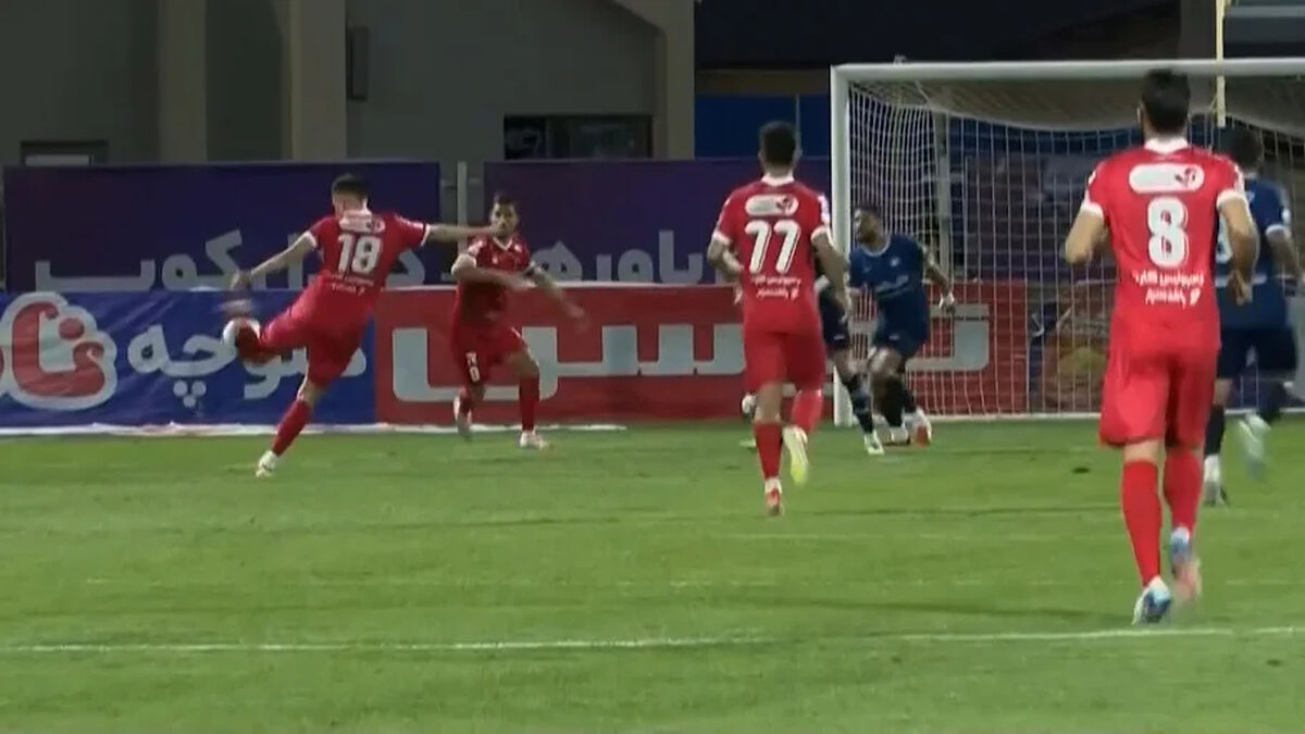 گل اول پرسپولیس به گل گهر توسط ایگور سرگیف