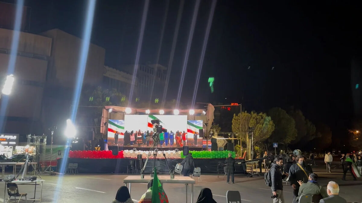آخرین وضعیت میدان ولیعصر پیش از آغاز مراسم تجلیل از ملی پوشان