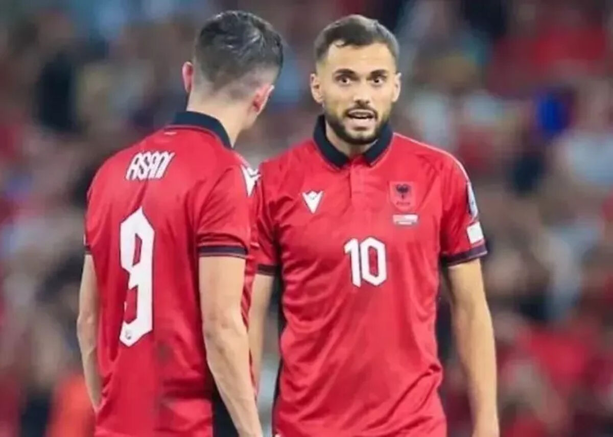 ستاره استقلال پشت هم تیمی مغضوبش درآمد!