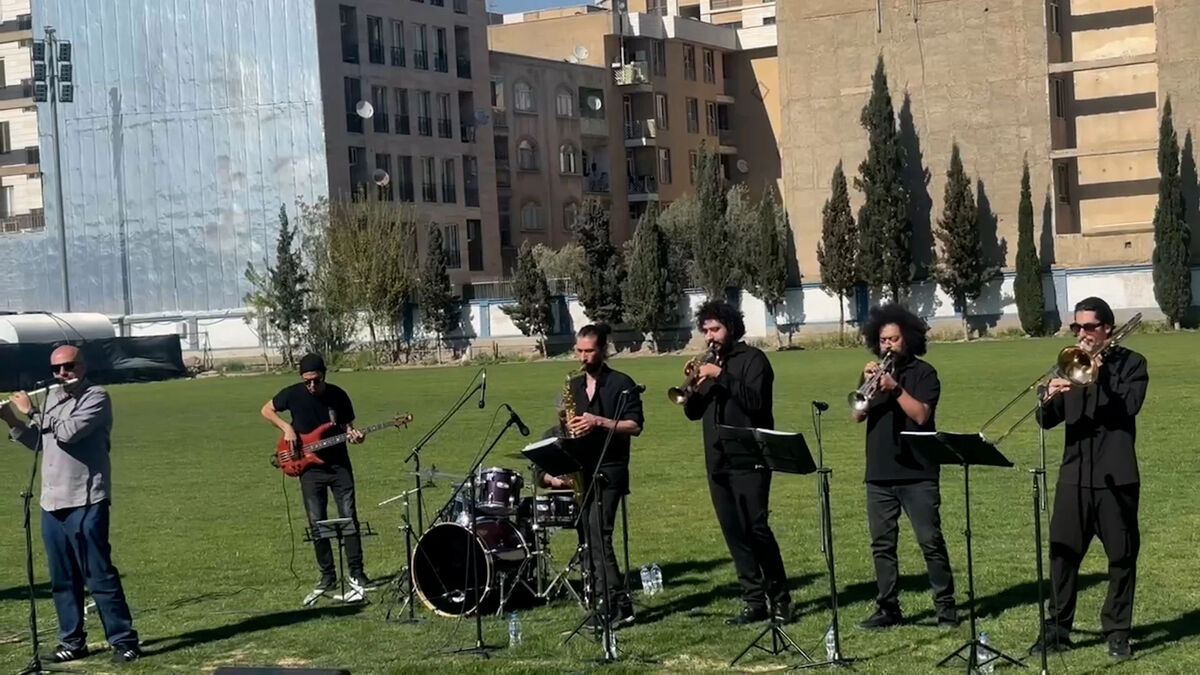 کنسرت در کمپ ناصر حجازی!