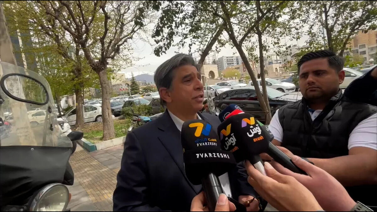 نیکفر: در این شرایط اعلام قهرمان اصلا درست نیست