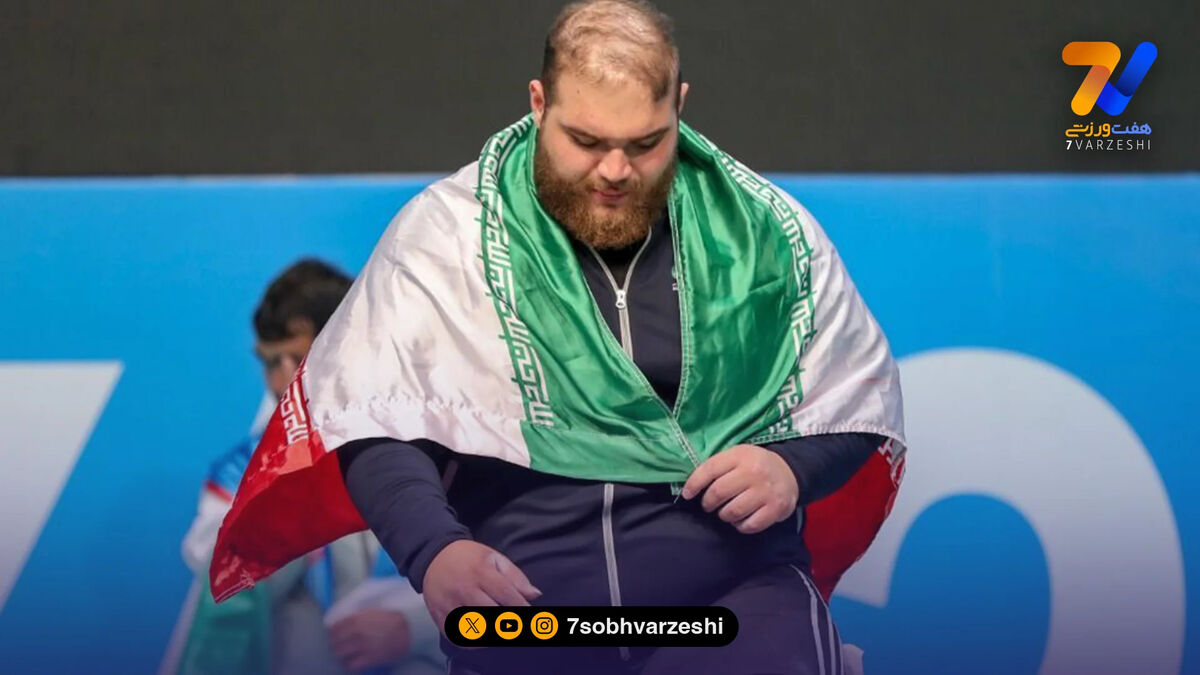 علیرضا یوسفی در تجمع مردمی: سرباز وطن هستم، پشت کشور ایستاده‌ام