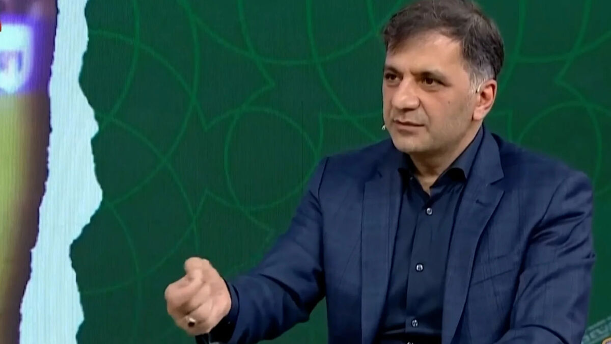 کریمی: مخالفم که با تیم ملی افراد هیات رییسه فدراسیون هم به جام جهانی بروند