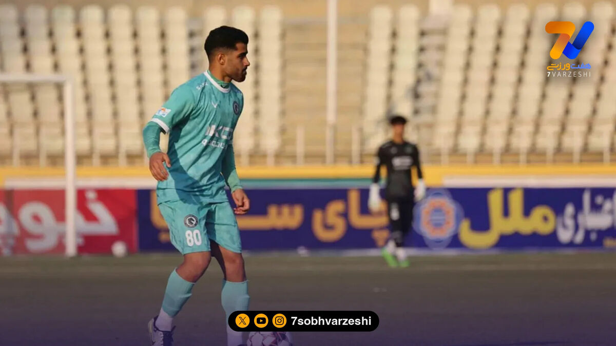صادقی: اگر لیگ برتر برگزار نشود، خیلی بهتر است/ قهرمانی را به استقلال ندهند