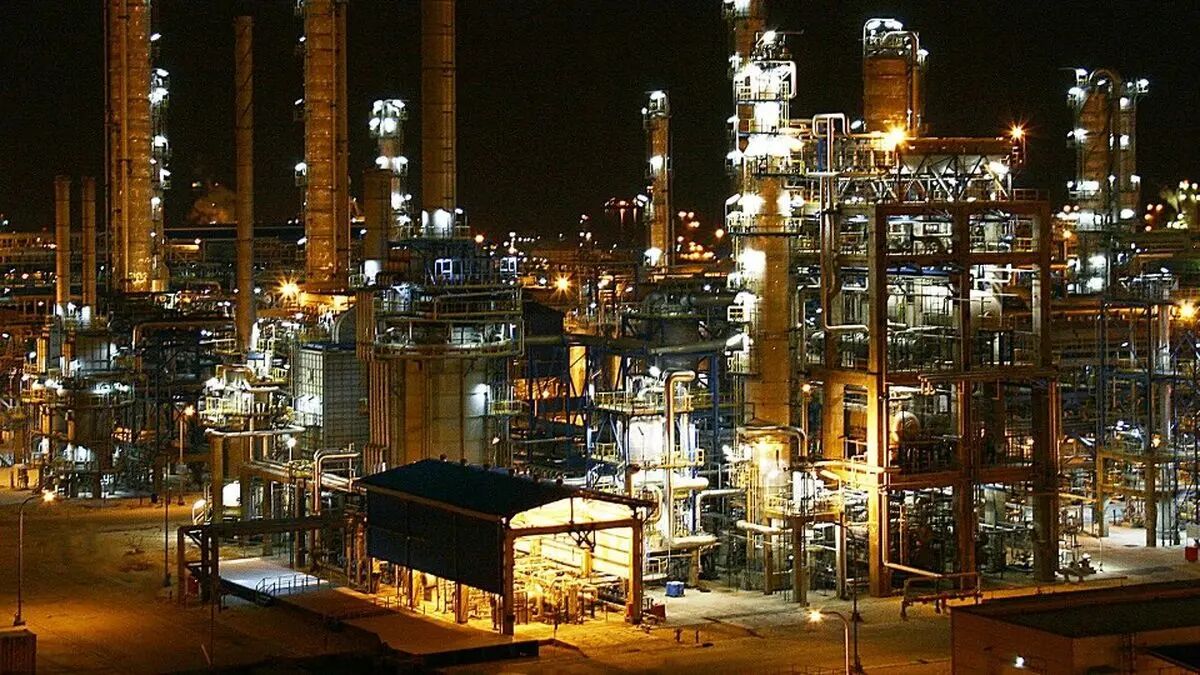 سلطنت فولاد و پتروشیمی