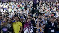 در آرزوی فست‌فود، لباس و کنسرت