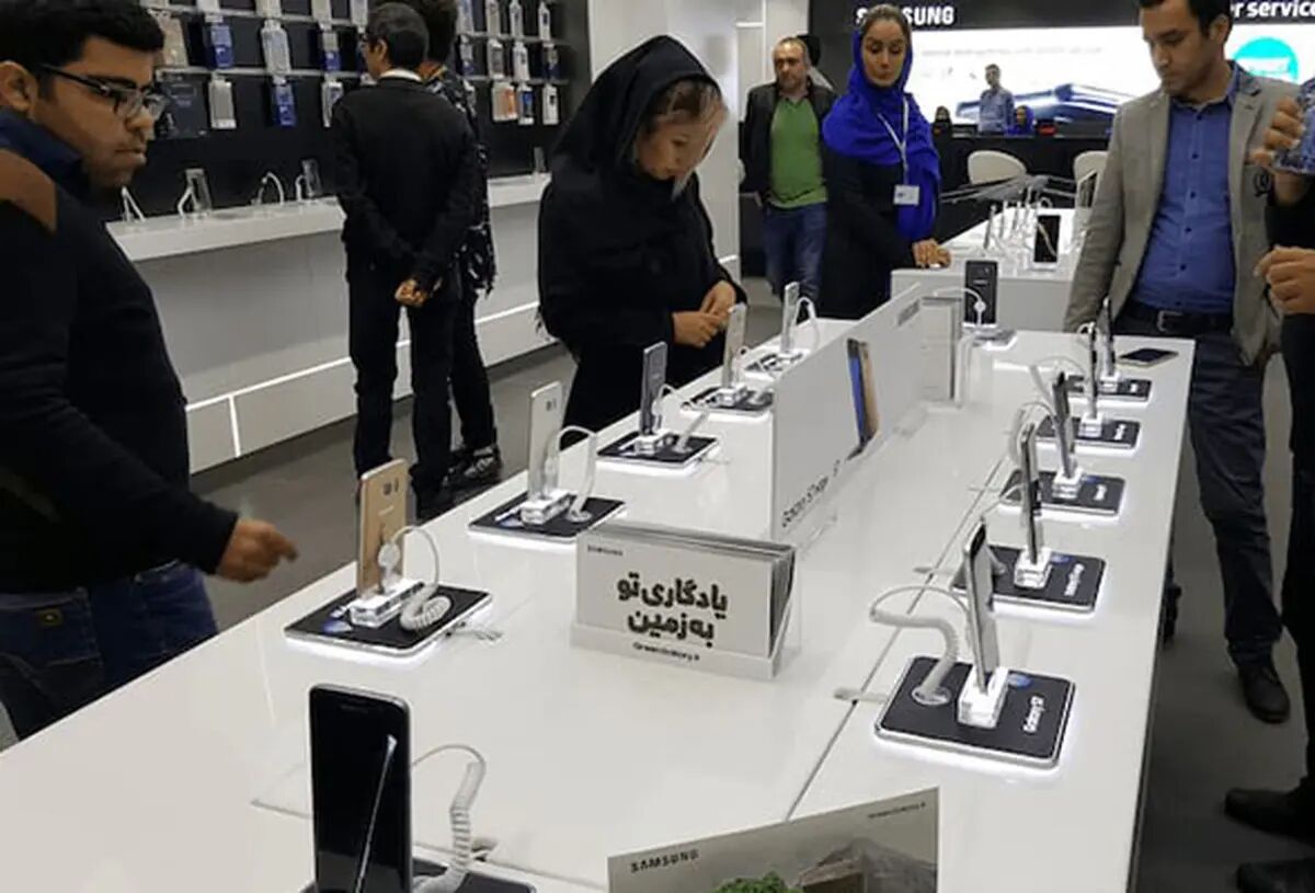 بچه معروف‌ها در تقاطع حافظ و جمهوری