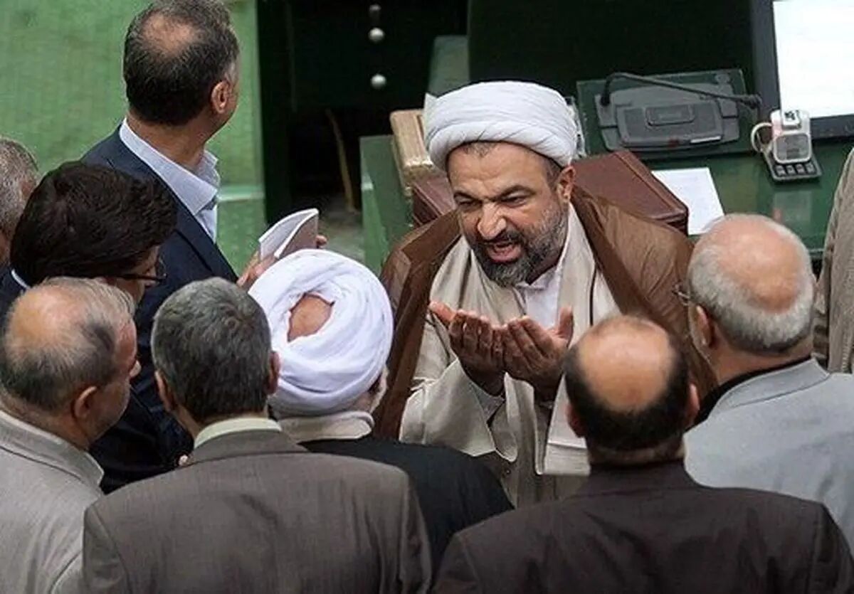 آقای معاون ناگهان رفت