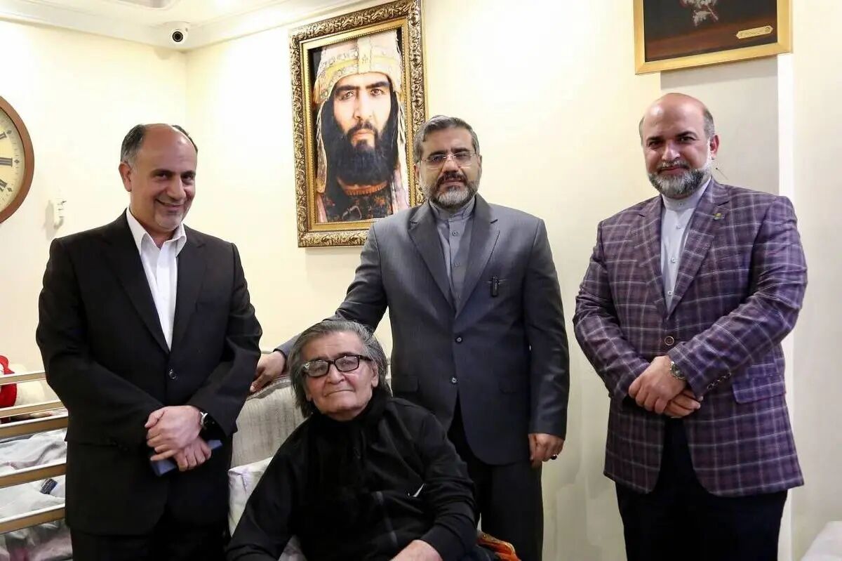 وزیر به عیادت ‌رضا رویگری رفت