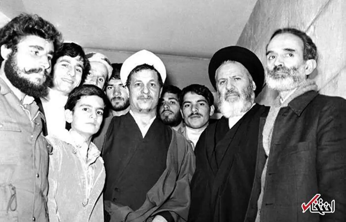 قاب تاریخ| راديو نفت آبادان، شمس‌الدوله همسر ناصرالدین شاه، دبیرستان دارالفنون و سیاست‌ورزان دهه 60