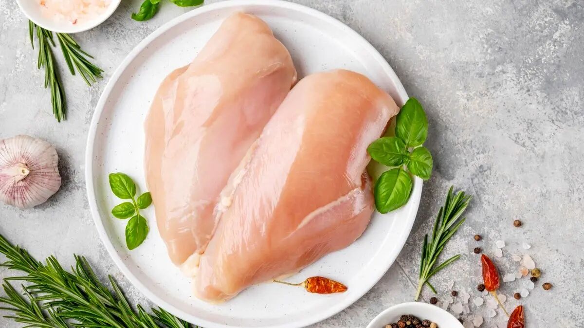قیمت انواع گوشت مرغ در بازار ۱۵ فروردین