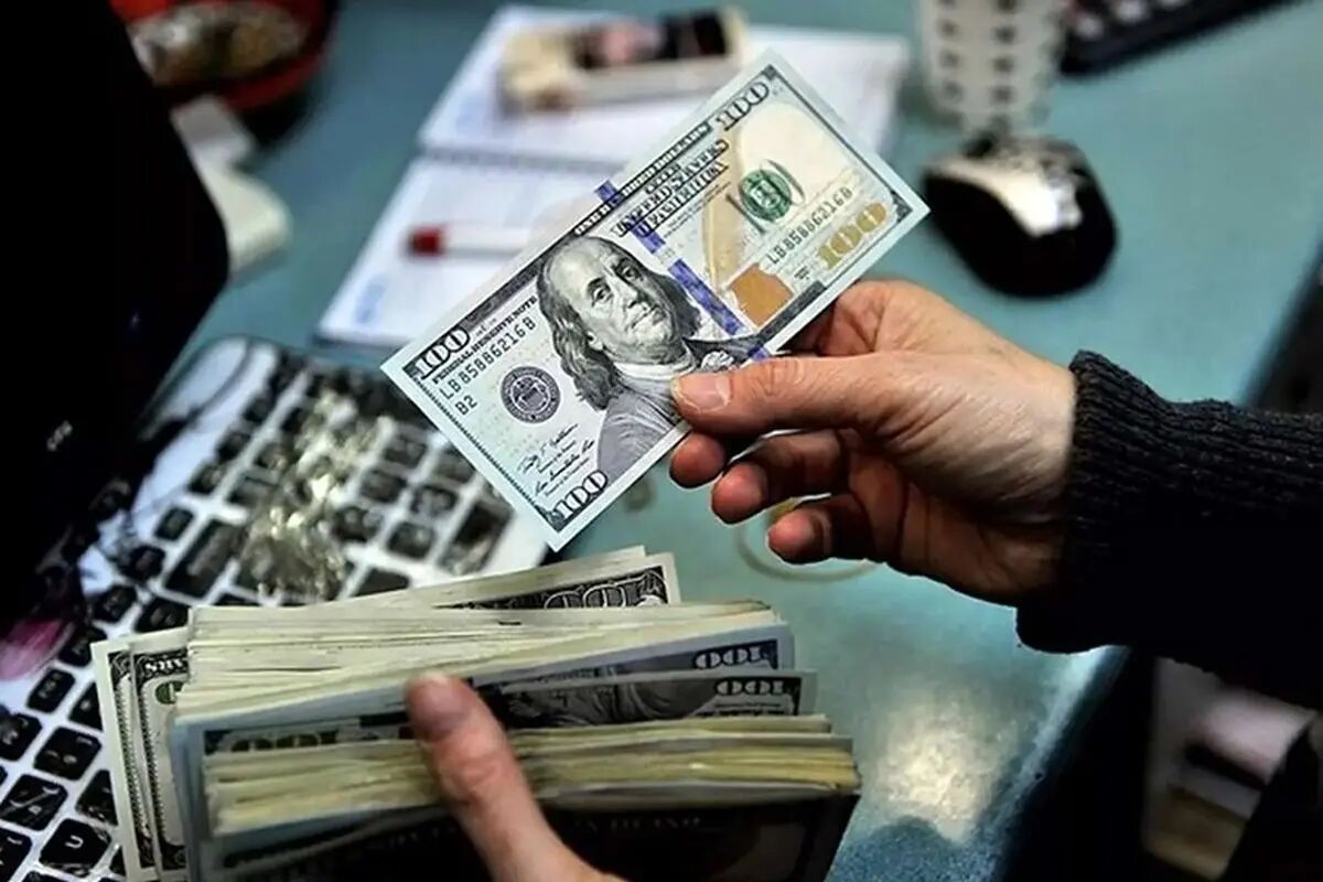 قیمت دلار صرافی ملی امروز  شنبه 16 فروردین 1404