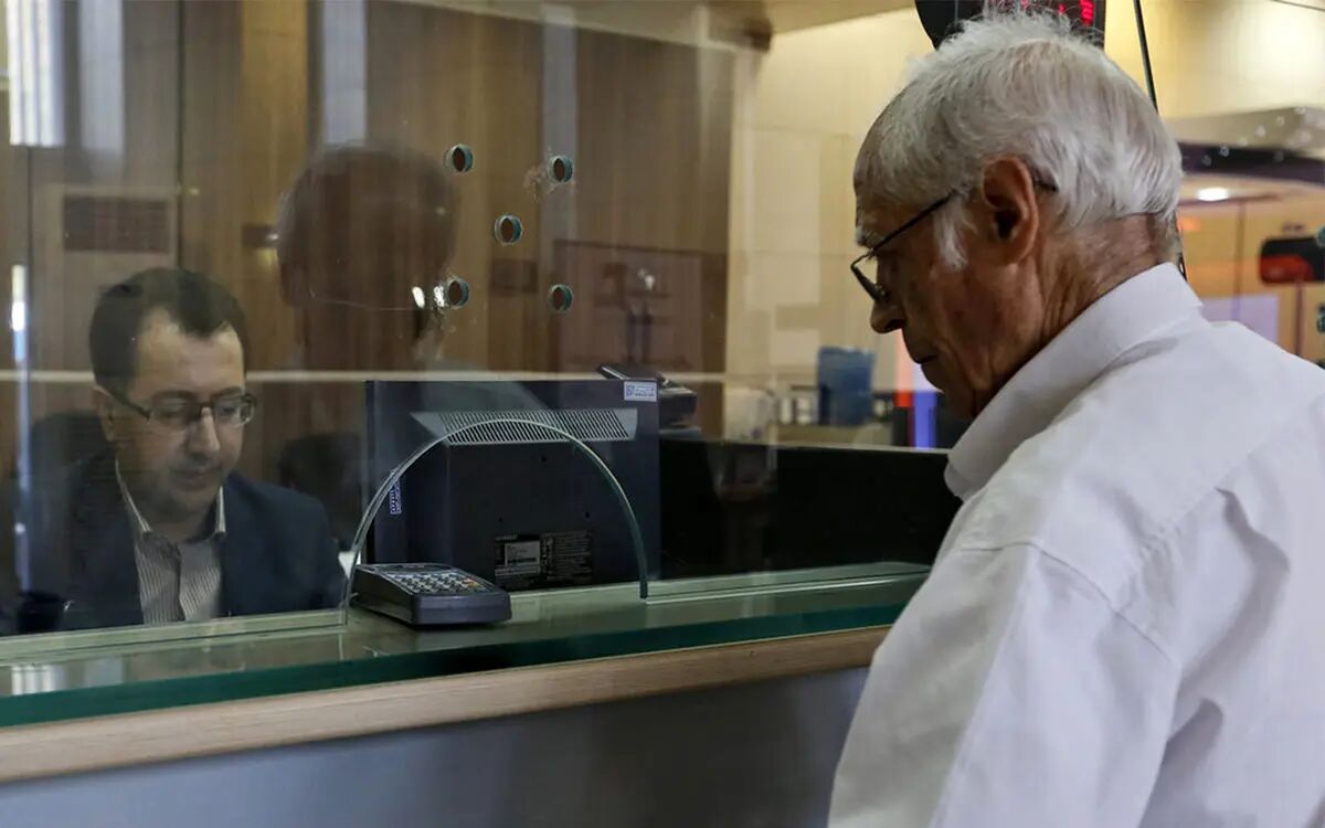 ثبت نام وام ۳۰۰ میلیونی بازنشستگان شروع شد