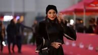 سمیرا حسن‌پور بازیگر جذاب سریال گردن زنی؛ استایل جدید در شیراز + عکس