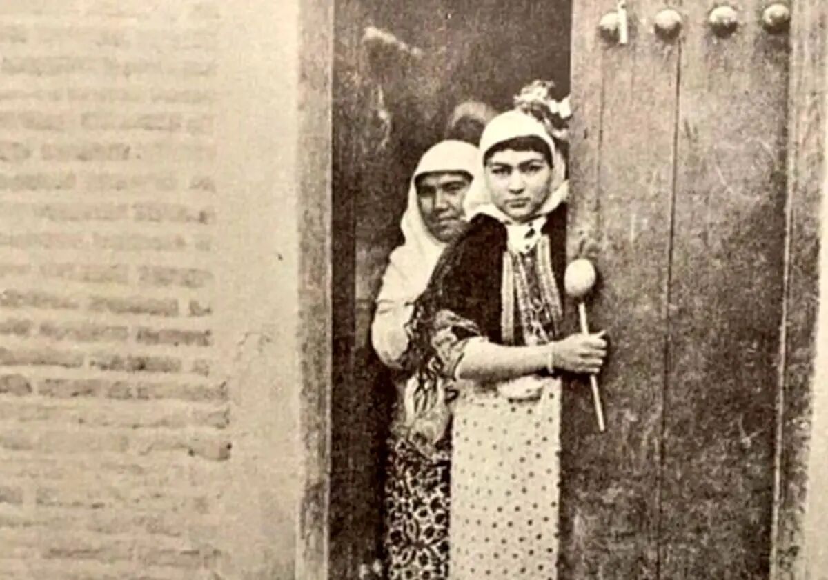 سفر در زمان؛ عکس آخرین سوگلی ناصرالدین‌شاه با لباس چینی
