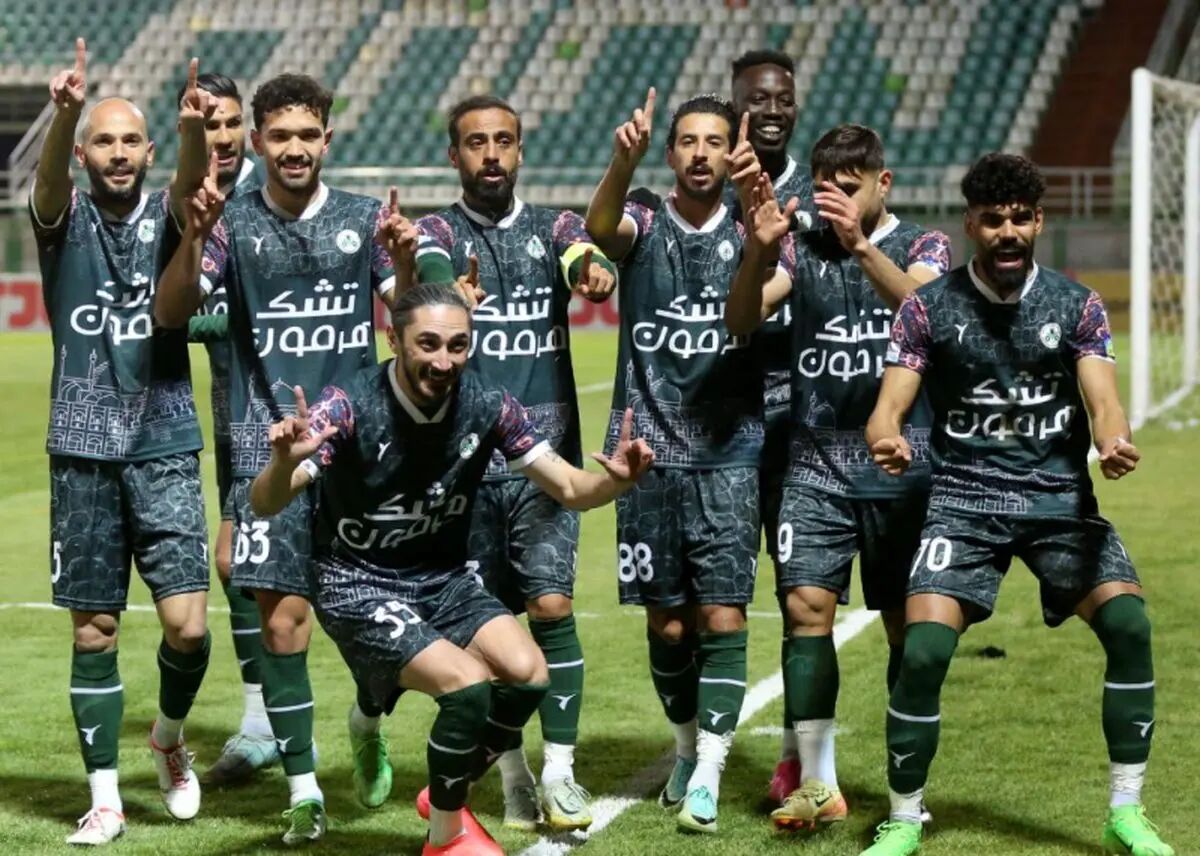 ستاره پرافتخار همچنان در ذوب آهن