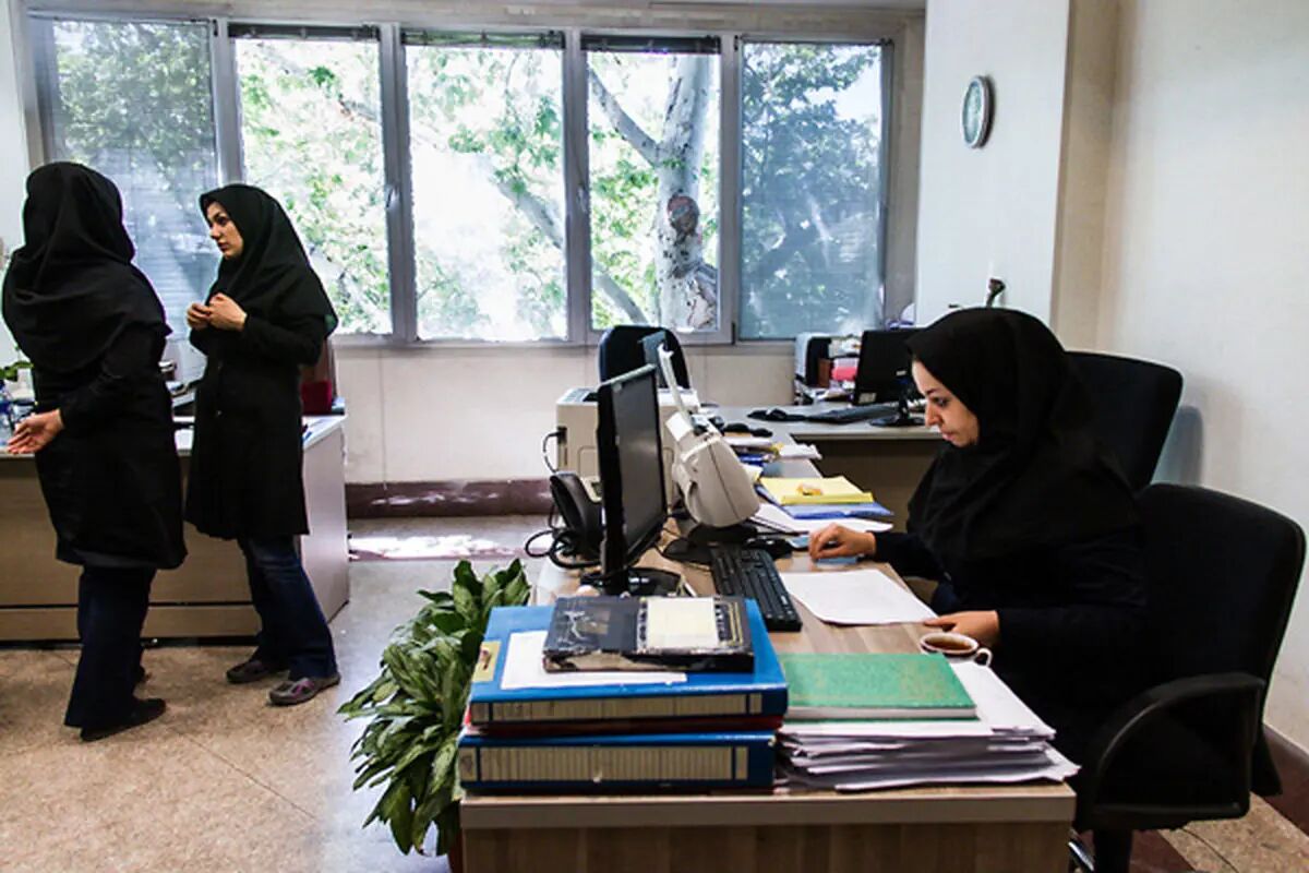 موافقت با تغییر ساعات کاری ادارات و کاهش ساعت کار بانوان