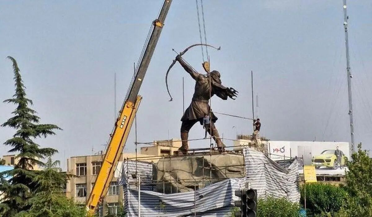مجسمه آرش کمانگیر رونمایی شد
