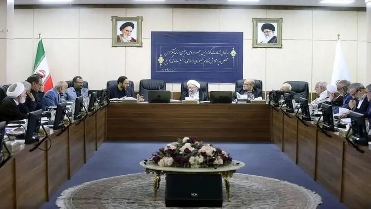 تسلیم شدن ملت ایران خیالی باطل است