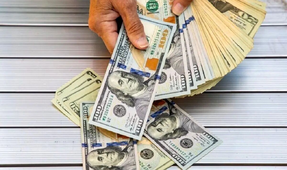 دلار 90 هزار تومانی شد؛ رشد سنگین قیمت دلار