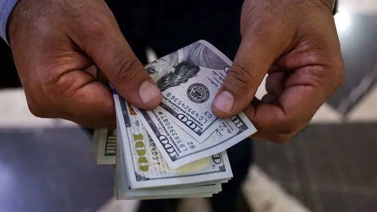 قیمت دلار فردایی چهارشنبه ۱۱ تیر | افت جزئی در پایان معاملات
