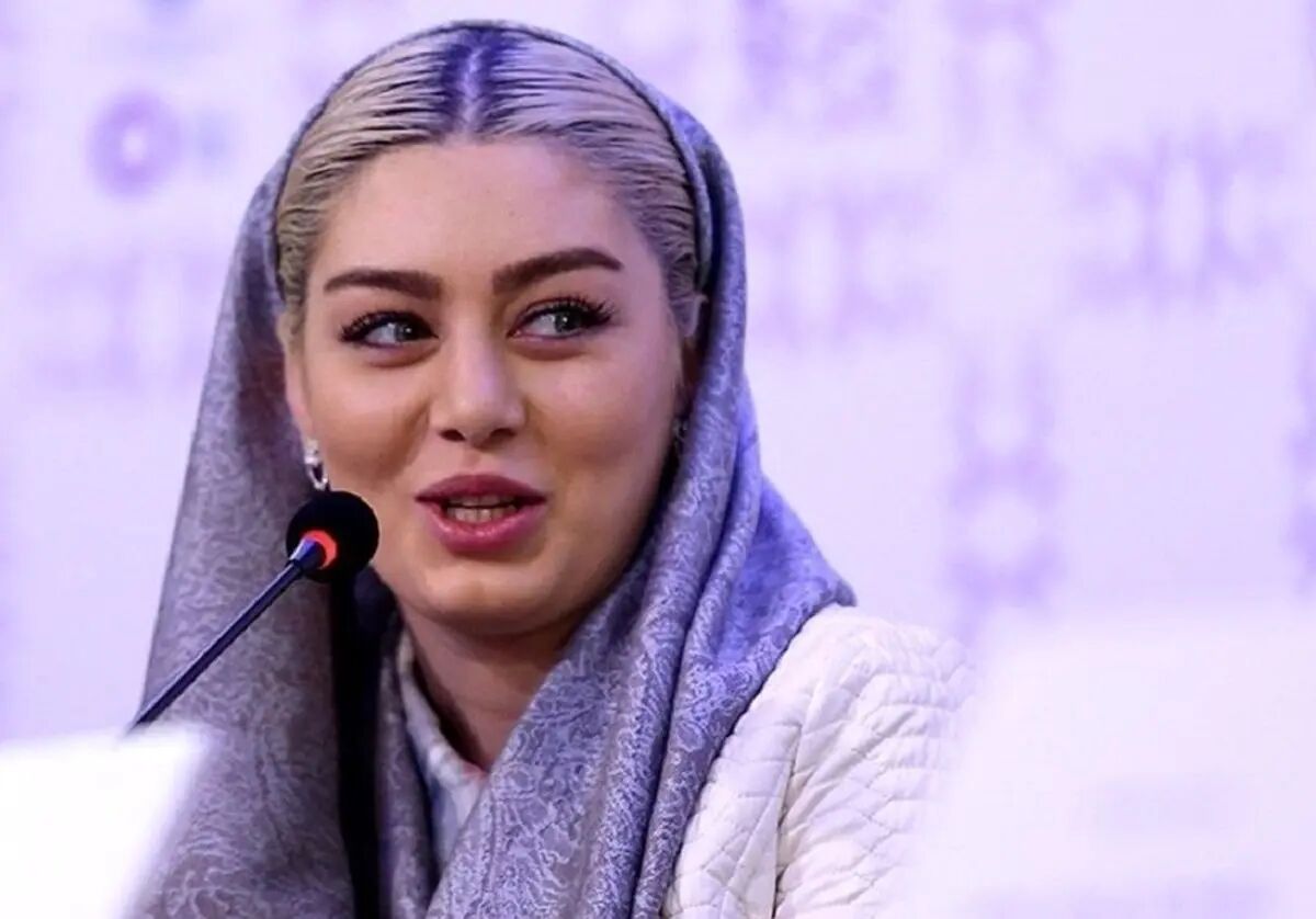 سحر قریشی را در کنار سارا خوئینی ها و سیاوش خیرابی در اولین فیلمش؛ سال 1388