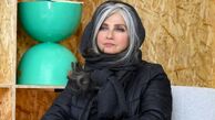 کودکی رویا جاویدنیا با موهای تخم‌مرغی