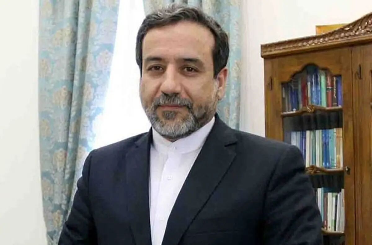 عراقچی وارد حرم امیرالمومنین شد+ عکس