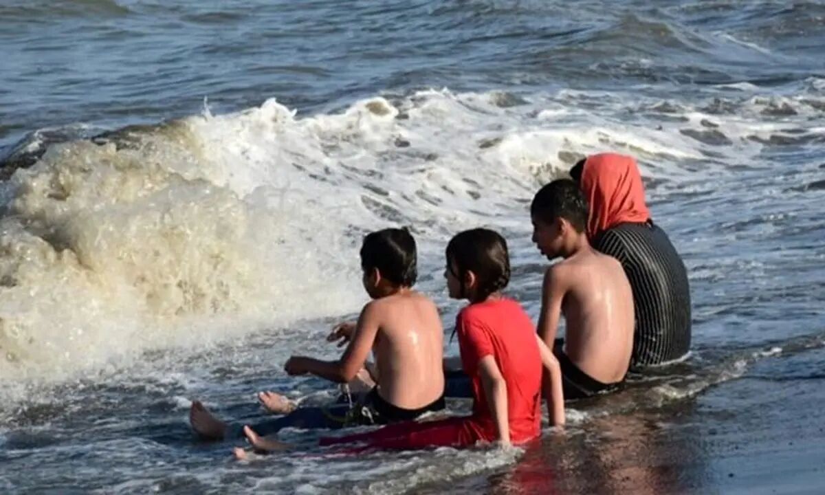 خطر بیابانی شدن سواحل دریای خزر با پس روی دریا