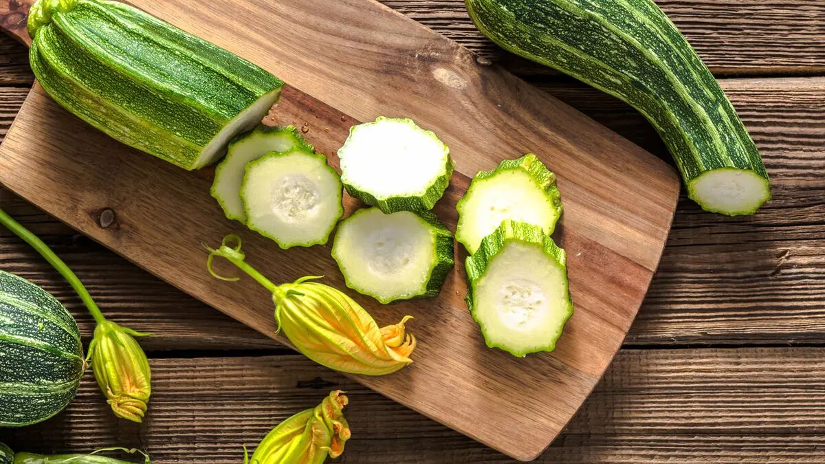 بهترین خوراکی رفع یبوست و نفخ